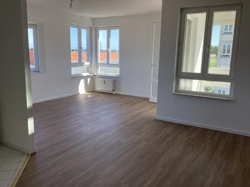 Sanierte 3 Zimmer mit Wintergarten im begrünten Berlin Karow ab sofort! — photo 1